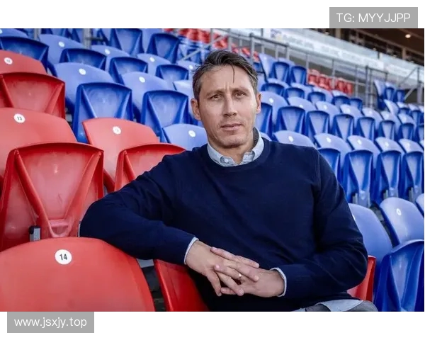 纽卡斯尔喷气机新任主帅承诺继续以球员成长为核心推动团队成功